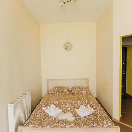 Затишні Apartments Біля Жд Вокзалу Ivano-Frankivsk Exteriör bild