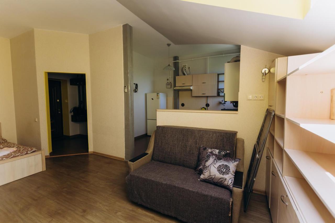 Затишні Apartments Біля Жд Вокзалу Ivano-Frankivsk Exteriör bild