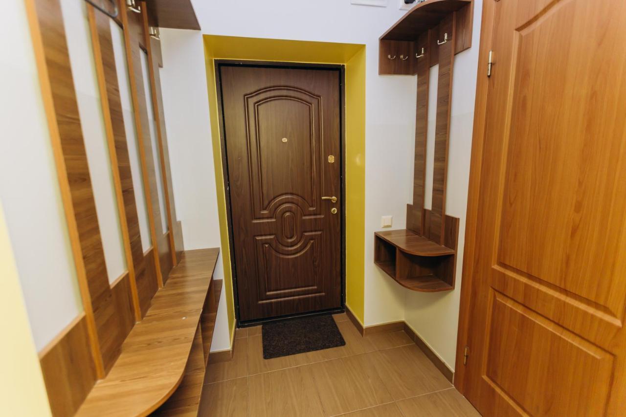 Затишні Apartments Біля Жд Вокзалу Ivano-Frankivsk Exteriör bild