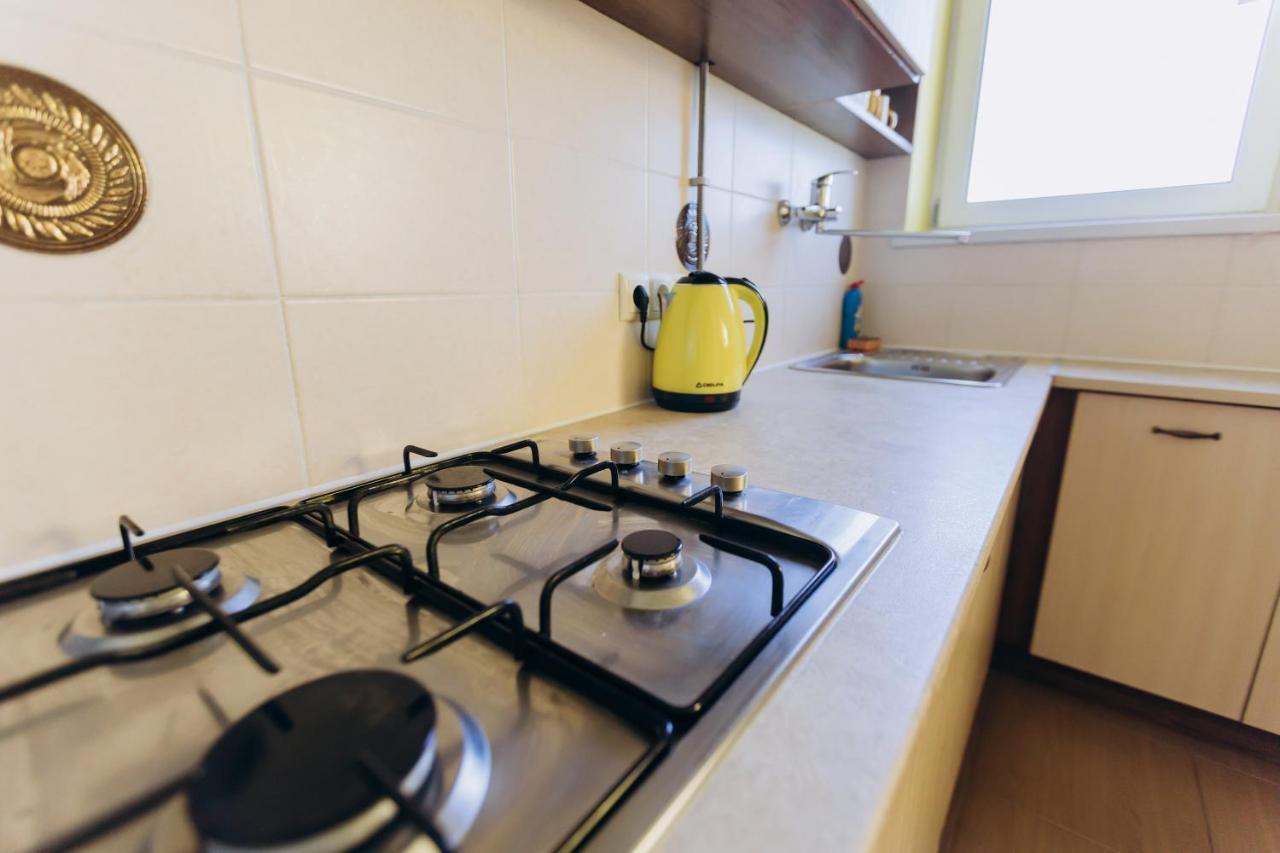 Затишні Apartments Біля Жд Вокзалу Ivano-Frankivsk Exteriör bild