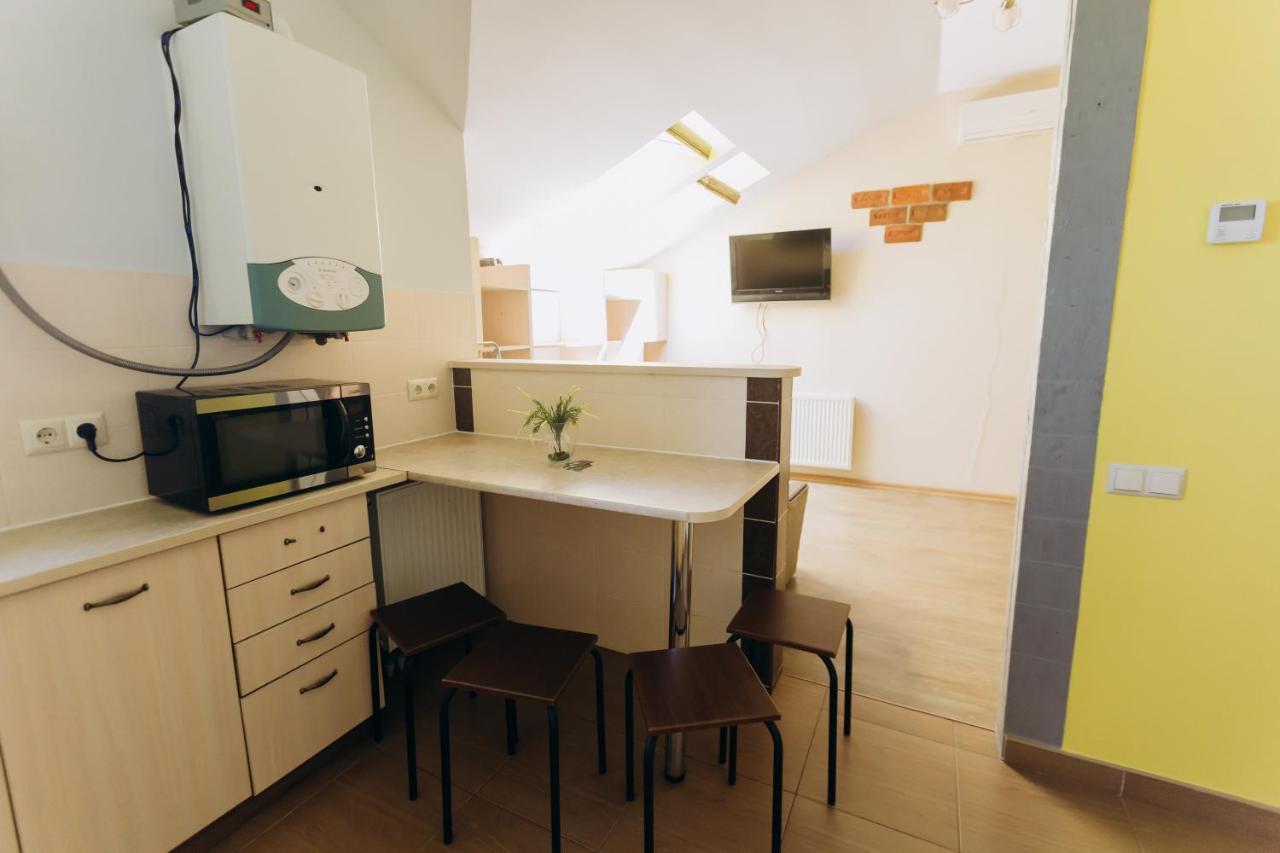 Затишні Apartments Біля Жд Вокзалу Ivano-Frankivsk Exteriör bild